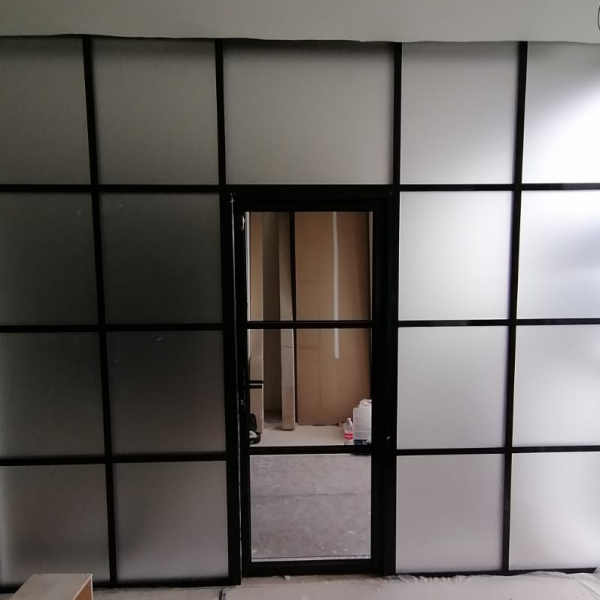 СТЕКЛЯННЫЕ ПЕРЕГОРОДКИ В СТИЛЕ LOFT СТЕКЛЯННЫЕ ПЕРЕГОРОДКИ В СТИЛЕ LOFT